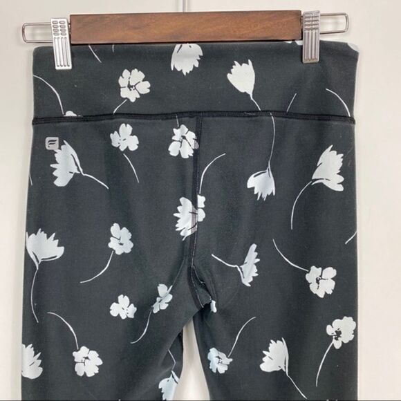 Fabletics Floral Capri Grey White Leggings XS - Picture 4 of 12